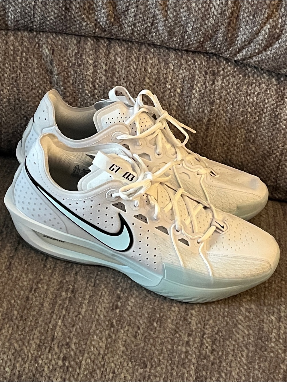 Nike Men’s 11.5 Zoom X GT 3  EP White Glacier Blue Like New* DV2913-104 BB shoes
